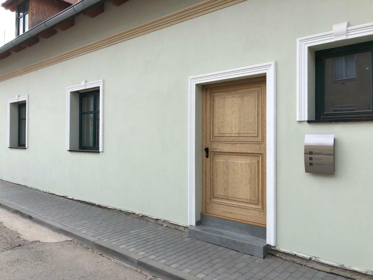 Penzion Za Radnici 瓦尔季采 外观 照片